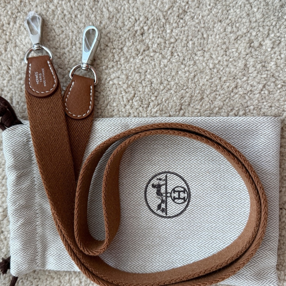 New Hermes Taurillon Clemence Amazone Evelyne TPM 16 Gold w/White Stich/PHW - Picture 6 of 10